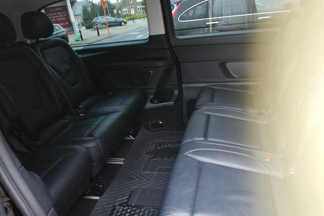 Luxury Minivan from Brussels airport to the city of Brussels - Vehicle comfort: air-conditioned, Wi-Fi, and the “luxury” reality check