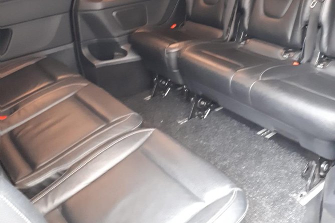 Luxury Minivan from Brussels airport to the city of Brussels - Where you meet the driver at Brussels Zaventem (CAFE JAVA plan)