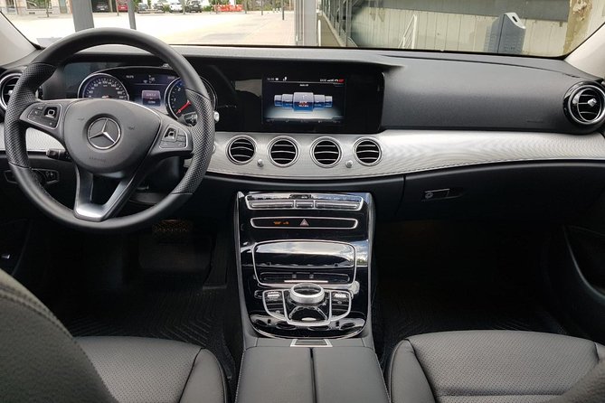 Luxury vehicle from Brussels airport to the city of Brussels - Pricing Value: When $92.61 Per Group Makes Sense