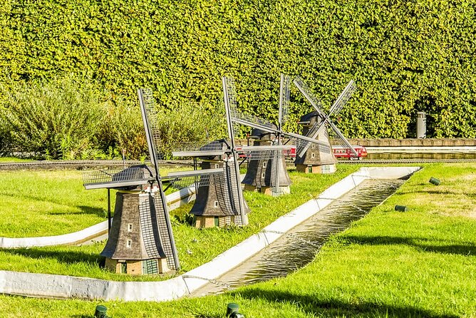 Mini Europe Entry Ticket in Brussels with Flexible Priority Entry - The big-name replicas: Big Ben and the Eiffel Tower moment