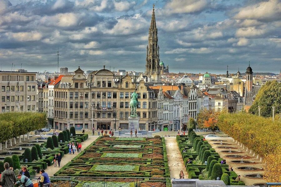 Paris: Brussels and Bruges Tour & Optional Chocolate Tasting - The drive between cities: countryside views you can actually enjoy