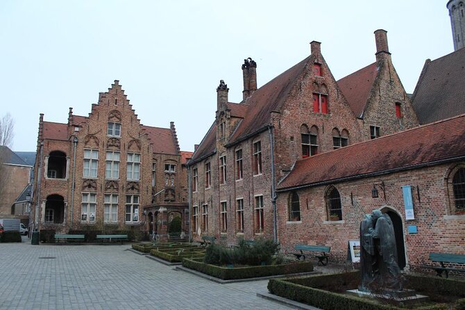Private Bruges’ Iconic Sites and Chocolate Tasting Tour - Key highlights at a glance