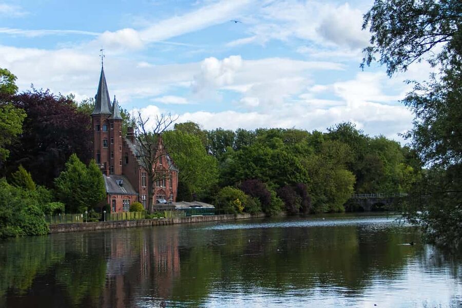Private Bruges Landmarks & Hidden Gems Tour from Brussels - Pickup From Brussels and the driver-guide role (what to expect)