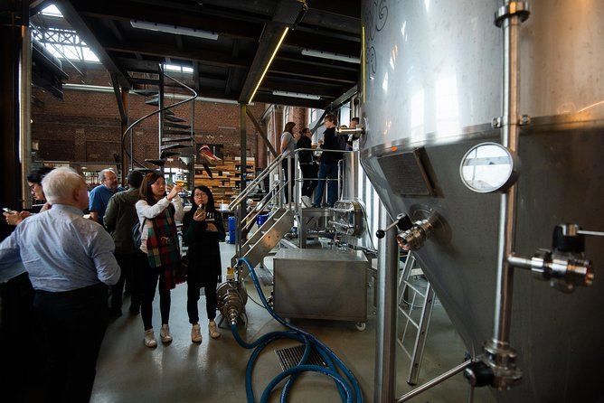 Private: Discover Brussels beer & breweries by a young local (incl. chocolate) - The chocolate pairing with Belgian pralines: the sweet twist that makes sense