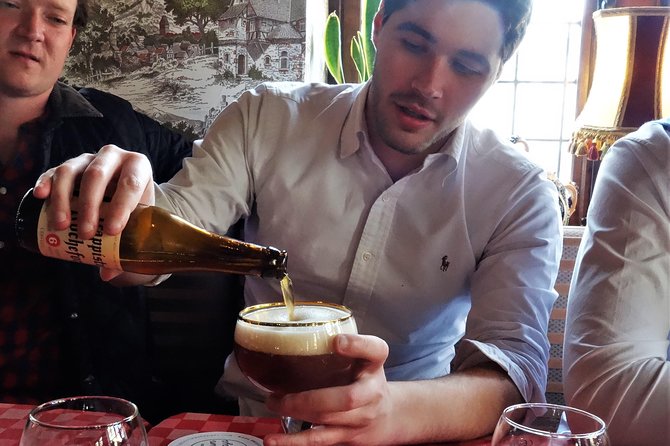 Private Ghent Beer & Brewery Tour by a young local - ’t Dreupelkot: a quick liquor stop in a centuries-old bar