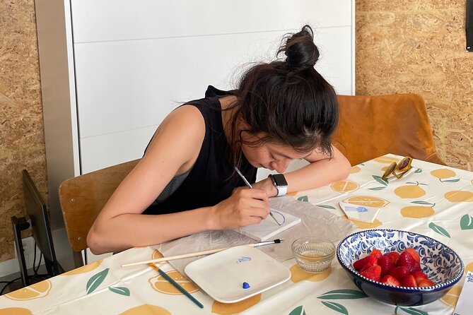 Private Souvenir Creation in Dutch Delft Blue from Netherlands - Who should book this, and who might not love it