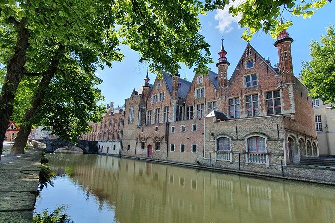 Private tour: From your hotel + see the Madonna of Michelangelo - The Princely Beguinage Ten Wijngaarde: A Quiet Reset Inside a World Heritage Site