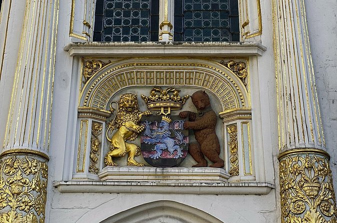 Secrets of Bruges: Walking Tour With a Chocolate and Waffle Bite - Church of Our Lady and Saint John’s Hospital: big vertical views and medieval care