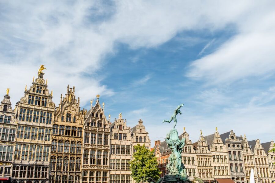 Surprise tour of Antwerp guided by a Local - What 90 Minutes Feels Like in Real Life