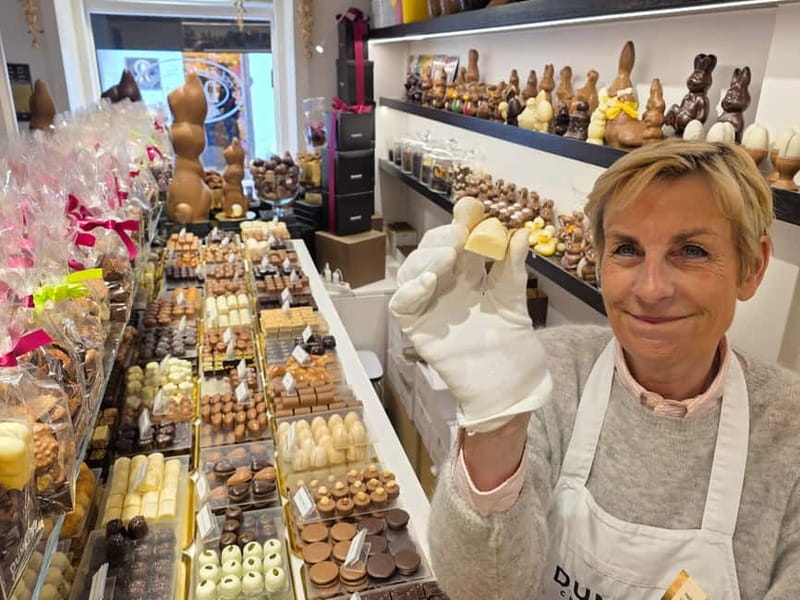 Thé best chocolate in Bruges! Private tour! - Starting at Historium and getting your bearings on foot
