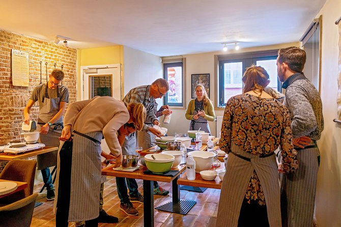 The Waffles 'n Beer Workshop in Bruges Centre - Key highlights at a glance
