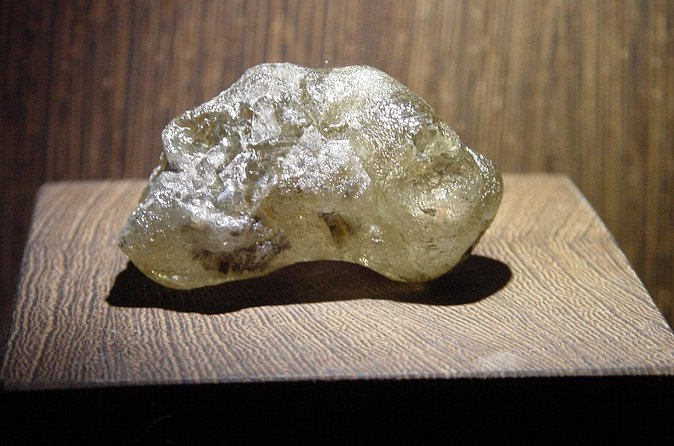 Ticket to Diamond Museum in Bruges - Daily polishing demonstration: the craft behind the brilliance