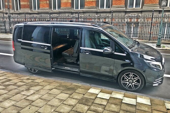 Transfer Brussels Airport (BRU) --> City Center 7 PAX (ONE WAY) - Inside the Minivan: What Small-Group Comfort Looks Like