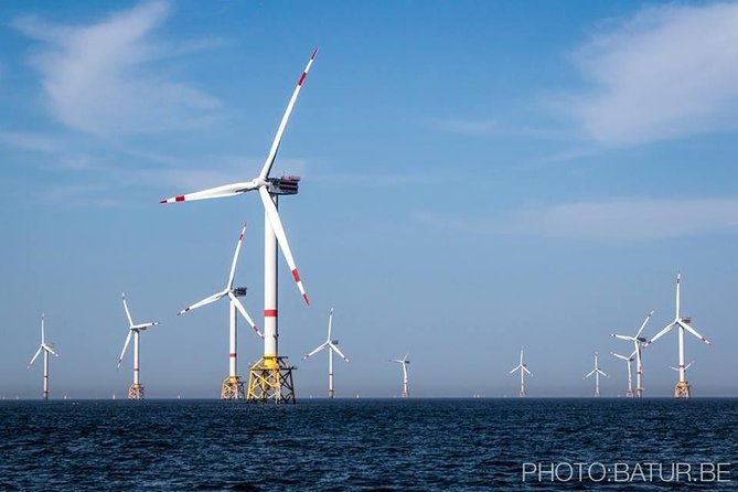 Unforgettable sea trip to the wind farms in the North Sea - The 30 km Offshore Zone: Seeing the Turbines at the Right Distance
