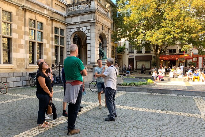 Walking Tour: Highlights of Antwerp - Meeting point at Nello and Patrasche, then you’re moving
